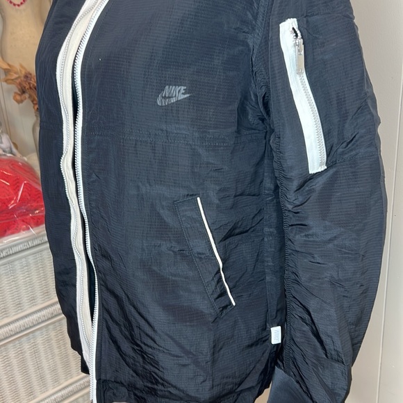 Nike jacket - Picture 2 of 6
